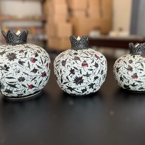 Black and White Decorative Pomegranate Set